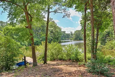 15432 Rollingwood Dr, Carrollton, VA 23314