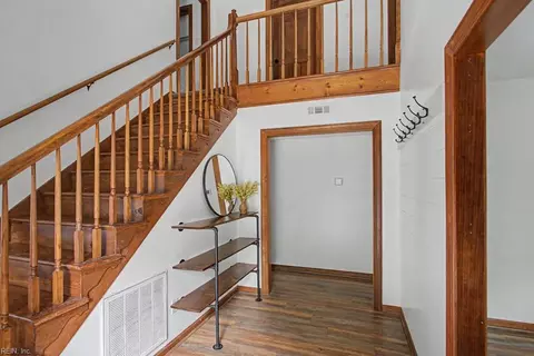 Entry Way - 6495 Glenside Court Ct, Gloucester, VA 23061 photo 1 of 3