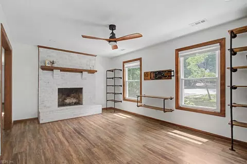 Living - 6495 Glenside Court Ct, Gloucester, VA 23061 photo 3 of 6