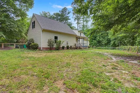 Exterior - 6495 Glenside Court Ct, Gloucester, VA 23061 photo 5 of 8