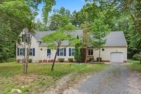 Exterior - 6495 Glenside Court Ct, Gloucester, VA 23061 photo 3 of 8