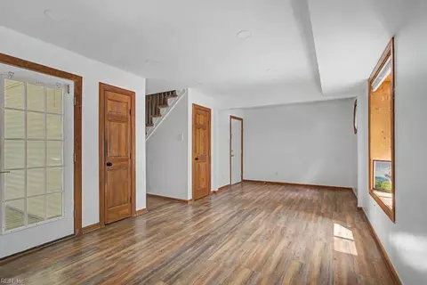 Living - 6495 Glenside Court Ct, Gloucester, VA 23061 photo 6 of 6