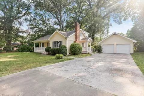 205 Fresno Dr, Chesapeake, VA 23322