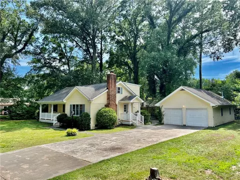 205 Fresno Dr, Chesapeake, VA 23322