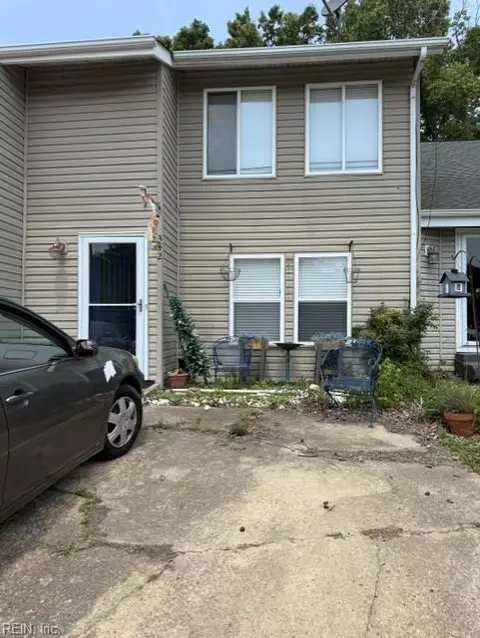 342 Falling Ln, Virginia Beach, VA 23454