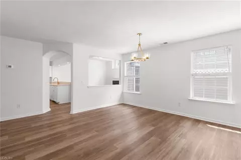 Living - 2007 Nicklaus Dr, Suffolk, VA 23435 photo 6 of 10