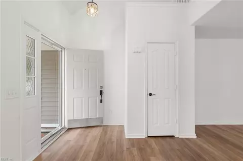 Entry Way - 2007 Nicklaus Dr, Suffolk, VA 23435 photo 1 of 8