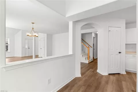 Entry Way - 2007 Nicklaus Dr, Suffolk, VA 23435 photo 5 of 8