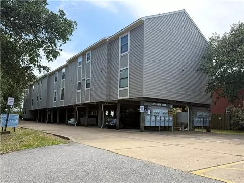 9601 9th View St #204, Norfolk, VA 23503