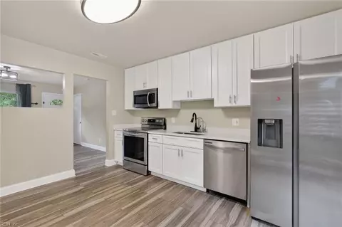Kitchen - 3316 Stilworken Dr, Chesapeake, VA 23321 photo 2 of 2