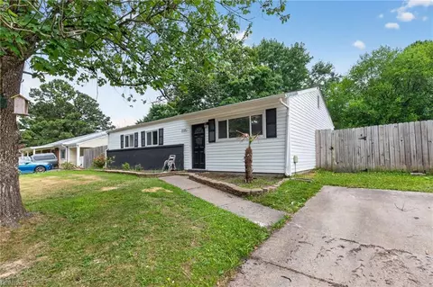 Exterior - 3316 Stilworken Dr, Chesapeake, VA 23321 photo 3 of 7