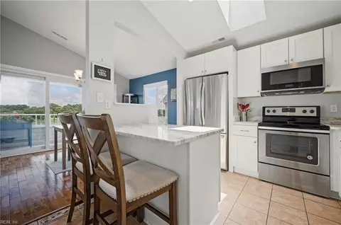 Kitchen - 230 Dockside Dr #C, Hampton, VA 23669 photo 3 of 3