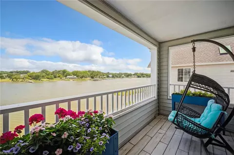 Exterior - 230 Dockside Dr #C, Hampton, VA 23669 photo 3 of 5