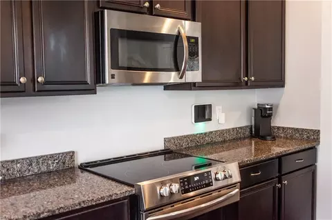 Kitchen - 19 Ravenscroft Ln, Hampton, VA 23669 photo 5 of 6