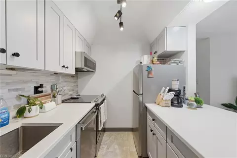 Kitchen - 103 Haverford Ct #2, Hampton, VA 23666 photo 2 of 2
