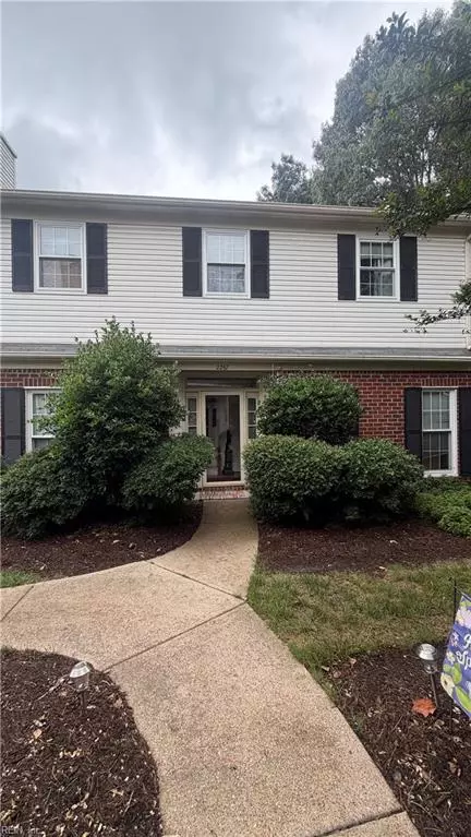 2267 Claymill Dr, Newport News, VA 23602
