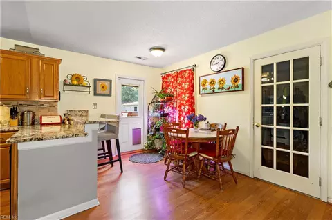 879 Maple Ct, Smithfield, VA 23430 photo 24
