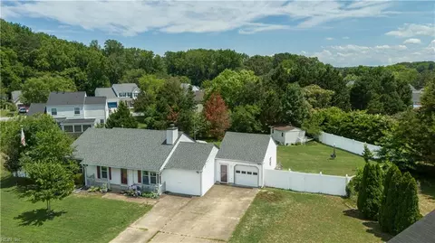 879 Maple Ct, Smithfield, VA 23430 photo 5