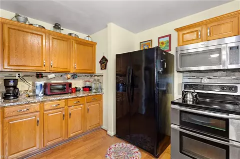 879 Maple Ct, Smithfield, VA 23430 photo 28