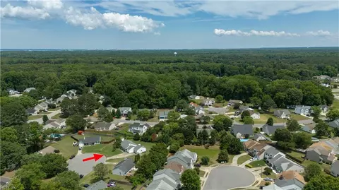 879 Maple Ct, Smithfield, VA 23430 photo 9