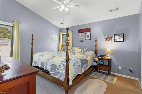 879 Maple Ct, Smithfield, VA 23430 photo 14
