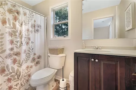 Bath - 55 Brogden Ln, Hampton, VA 23666 photo 5 of 5