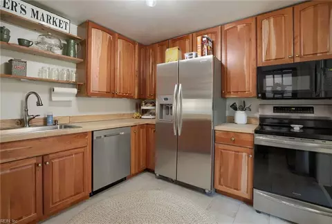 Kitchen - 55 Brogden Ln, Hampton, VA 23666 photo 2 of 2