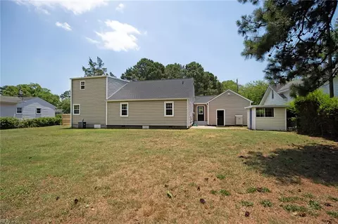 Exterior - 55 Brogden Ln, Hampton, VA 23666 photo 4 of 5