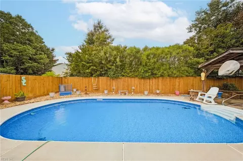 1925 Stillwood Ln, Virginia Beach, VA 23456