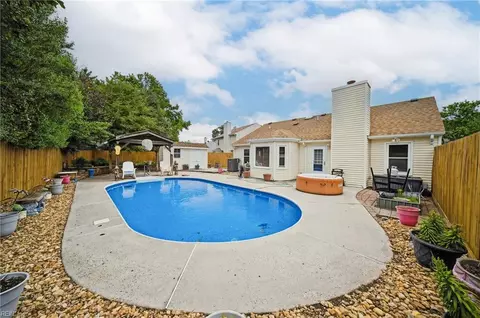 1925 Stillwood Ln, Virginia Beach, VA 23456