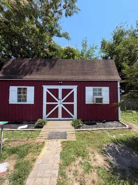 30 Holiday Dr, Hampton, VA 23669 photo 4