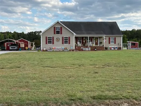 19810 River Rd, Courtland, VA 23837
