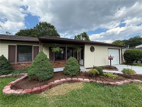 5424 Hatteras Rd, Virginia Beach, VA 23462