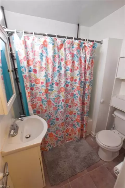 Bath - 4152 Pughsville Rd, Suffolk, VA 23435 photo 1 of 1