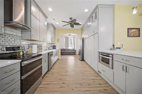 1736 Madison Crossing Ln, Virginia Beach, VA 23453