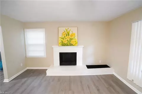 Living - 22 Mimosa Cres, Hampton, VA 23661 photo 1 of 2
