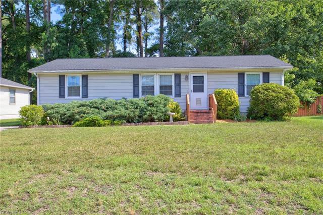 105 Cavalier Dr, Yorktown, VA 23692