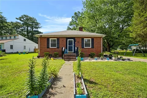 2204 Battery Park Rd, Chesapeake, VA 23323