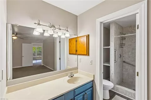 Bath - 1522 Ketch Ln, Kill Devil Hills, NC 27948 photo 2 of 3