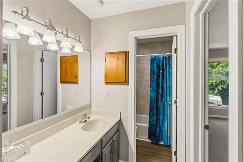 Bath - 1522 Ketch Ln, Kill Devil Hills, NC 27948 photo 1 of 3