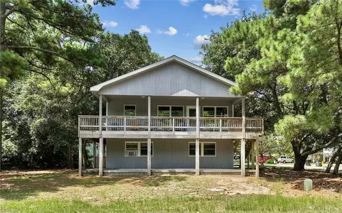 1522 Ketch Ln, Kill Devil Hills, NC 27948