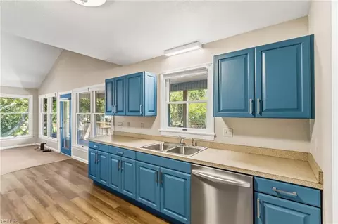 Kitchen - 1522 Ketch Ln, Kill Devil Hills, NC 27948 photo 2 of 3
