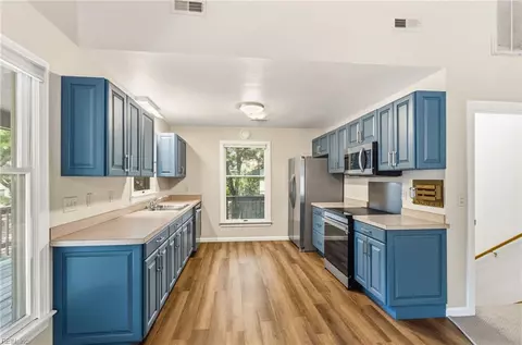 Kitchen - 1522 Ketch Ln, Kill Devil Hills, NC 27948 photo 3 of 3