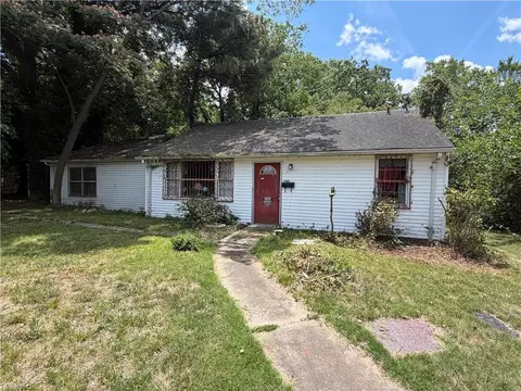 2121 Wheeling Ave, Norfolk, VA 23523 photo 2
