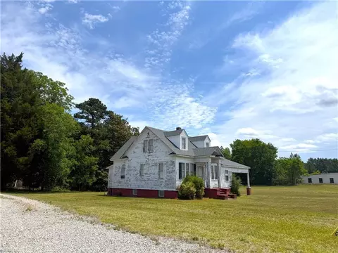 373 Colonial Trl, Surry County, VA 23883 photo 14