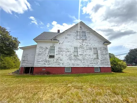 373 Colonial Trl, Surry County, VA 23883 photo 24