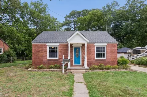 18 N Colin Dr, Portsmouth, VA 23701