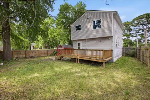Exterior - 1902 Bay Ave, Hampton, VA 23661 photo 3 of 3