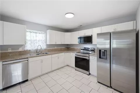 Kitchen - 1902 Bay Ave, Hampton, VA 23661 photo 1 of 1