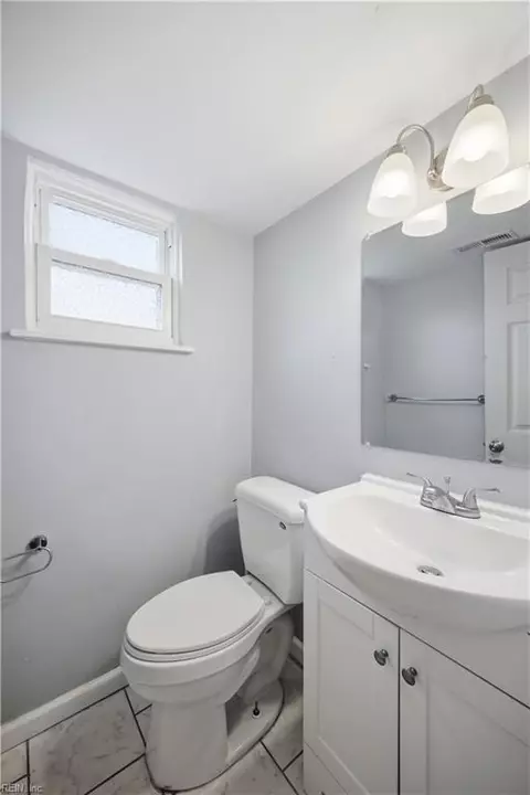 Bath - 1902 Bay Ave, Hampton, VA 23661 photo 5 of 5